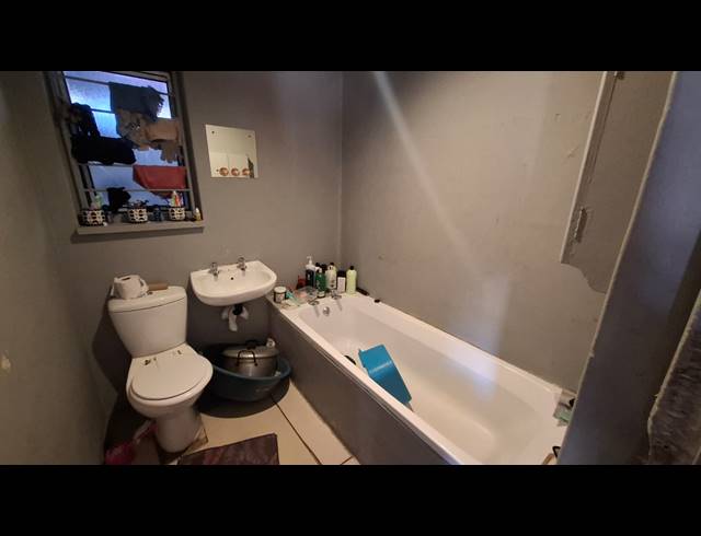 2 BEDROOM FREEHOLD FOR SALE IN WOODLANDS